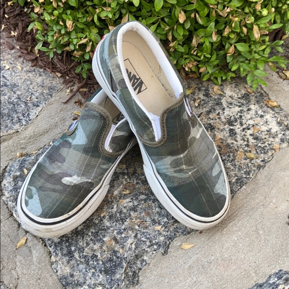 Vans Washed Classic Camo Sneaker size 2.0 kids
